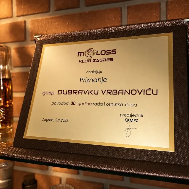 Priznanje Moloss kluba Zagreb Dubravku Vrbanoviću